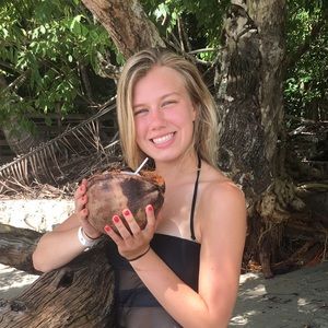 Meet your Posher, Christina