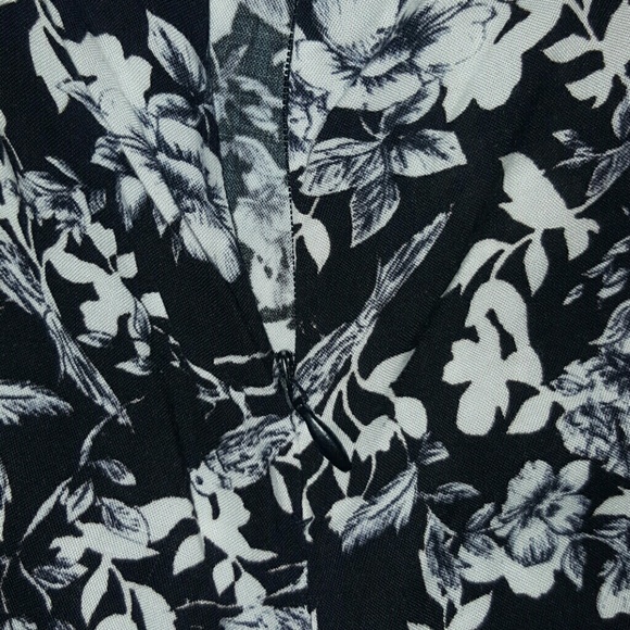 Floral romper - Picture 3 of 4