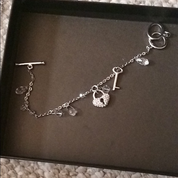 necklace and bracelet set - Picture 2 of 3