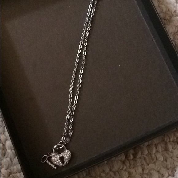 necklace and bracelet set - Picture 3 of 3