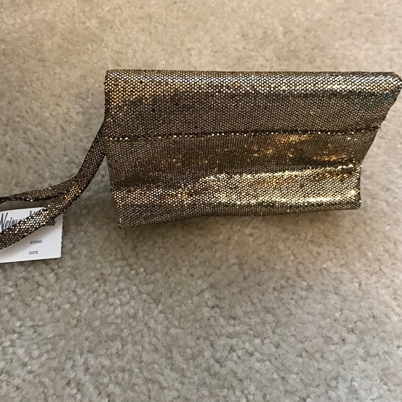 Wristlet - Picture 3 of 3