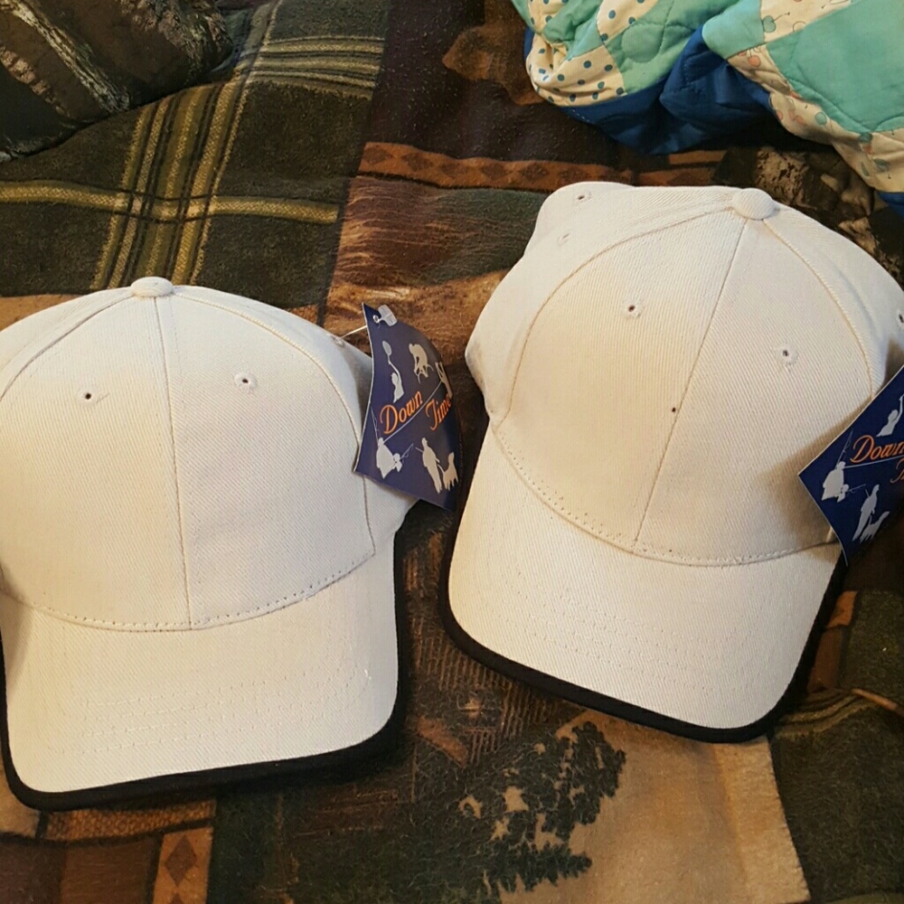 tan & blacks hats