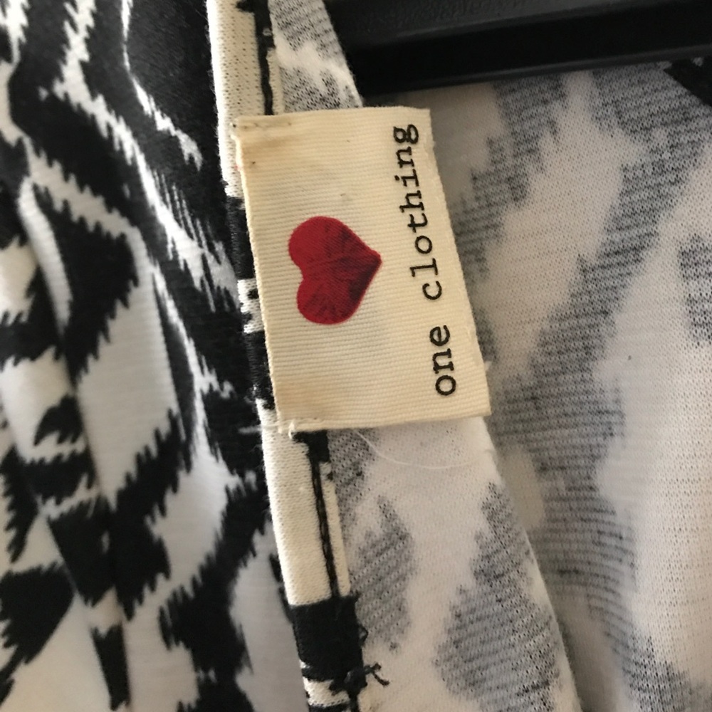 Black & White Tribal Print Dress - Picture 7 of 7