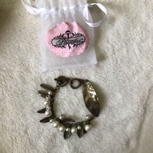 Plunder Vintage Feather & Pearl Bracelet