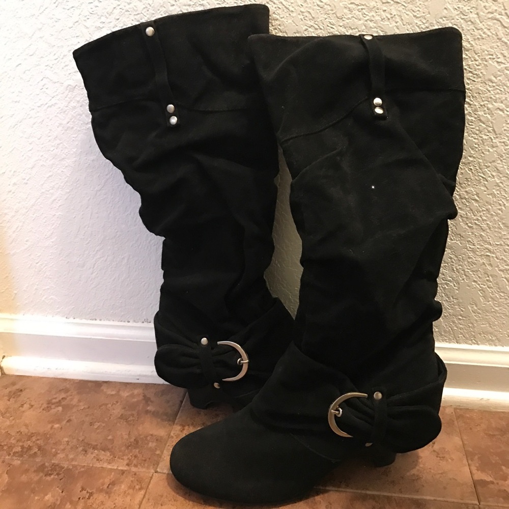 Suede wedge boots