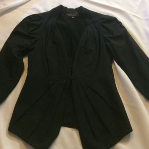 Hilton Hollis - Flattering blazer.
