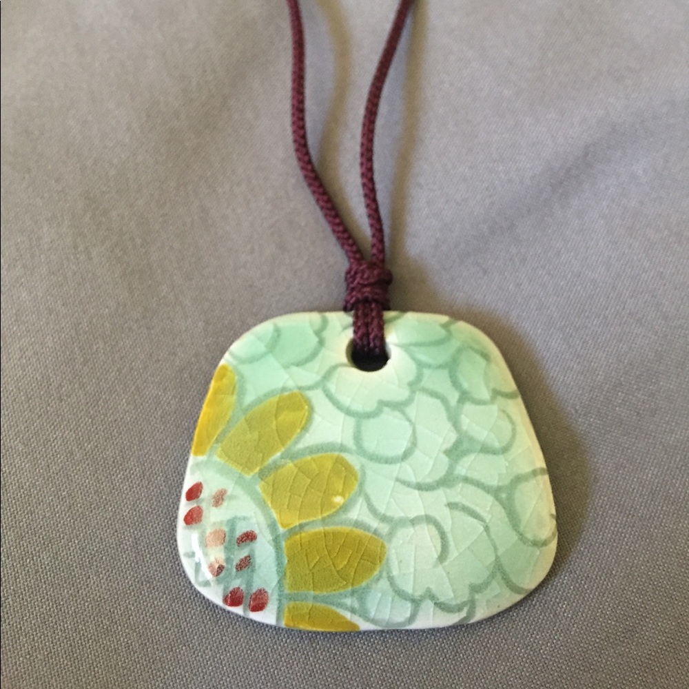 Necklace with ceramic stone