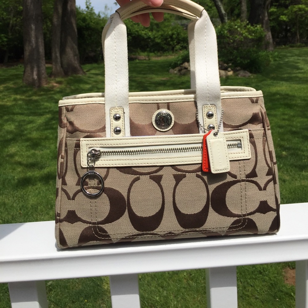 Signature Coach Satchel
