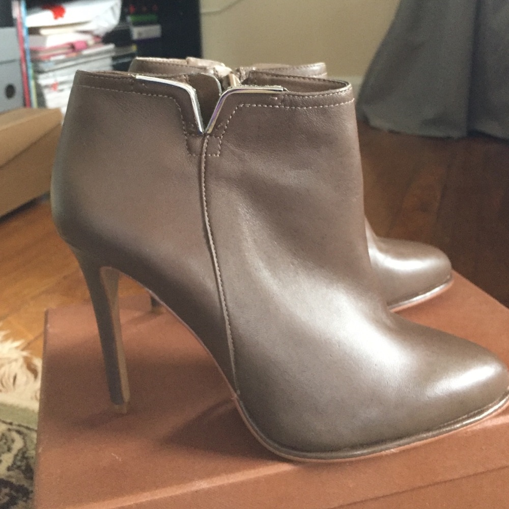 High heel ankle boots