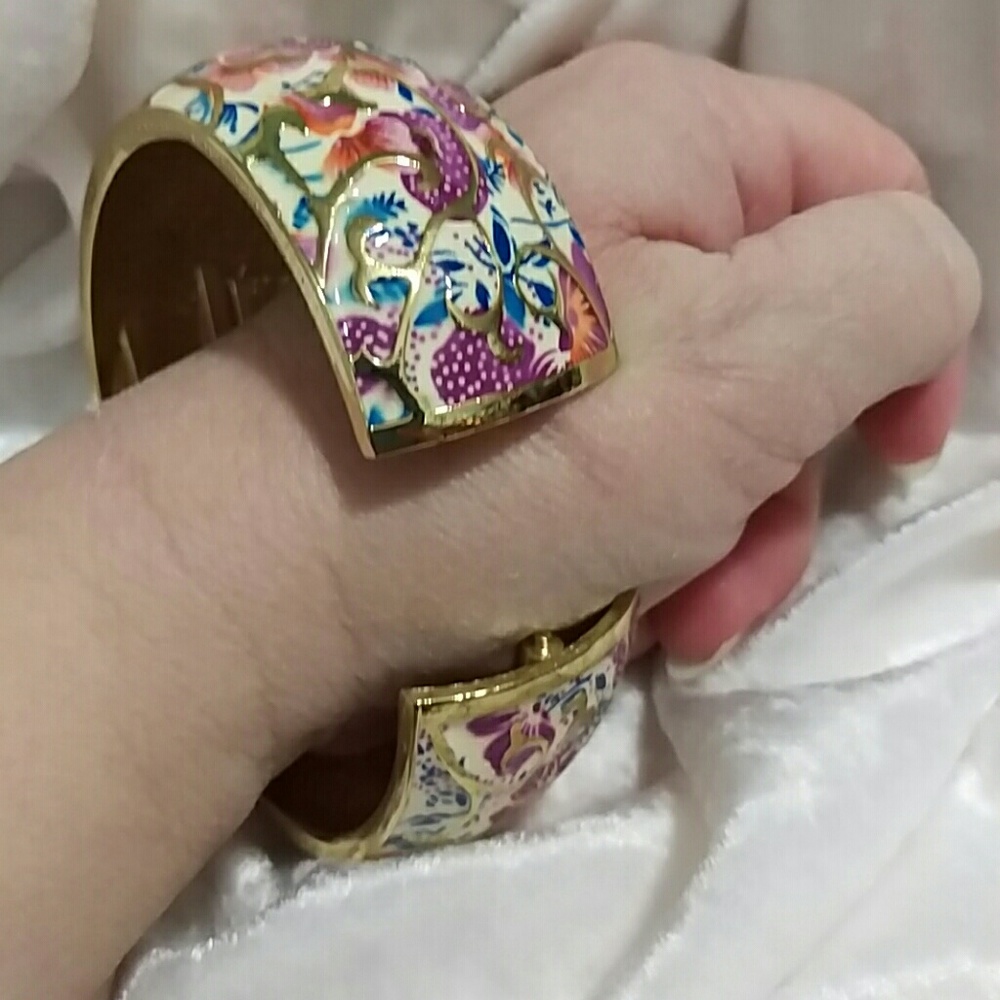 Cuff bracelet - Picture 2 of 3