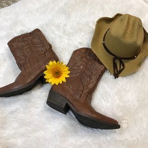 Cowboy boots, ladies