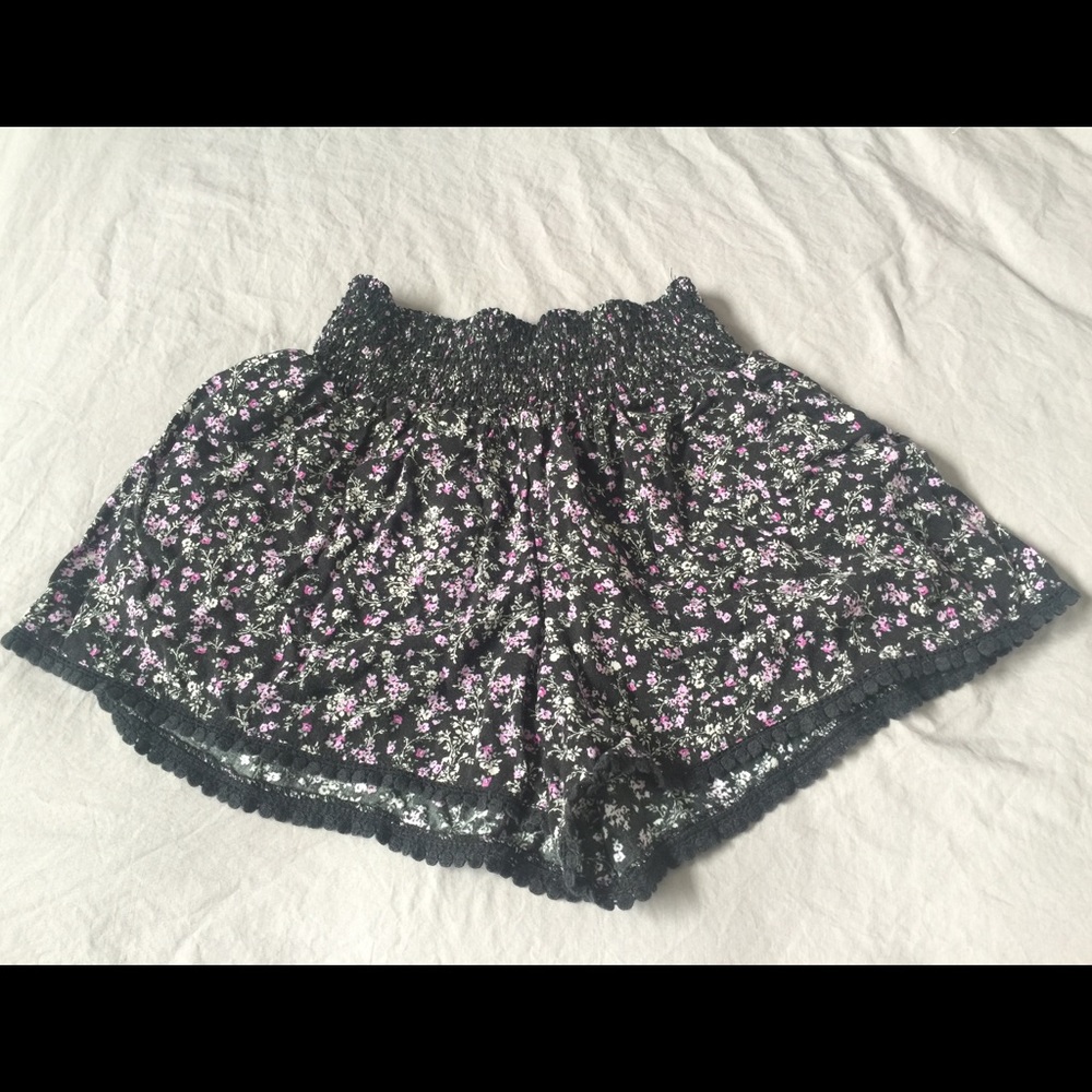 Aeropostale Pom Pom shorts
