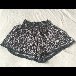 Aeropostale Pom Pom shorts