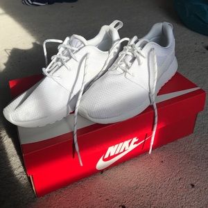 Nike Women's white roshe one