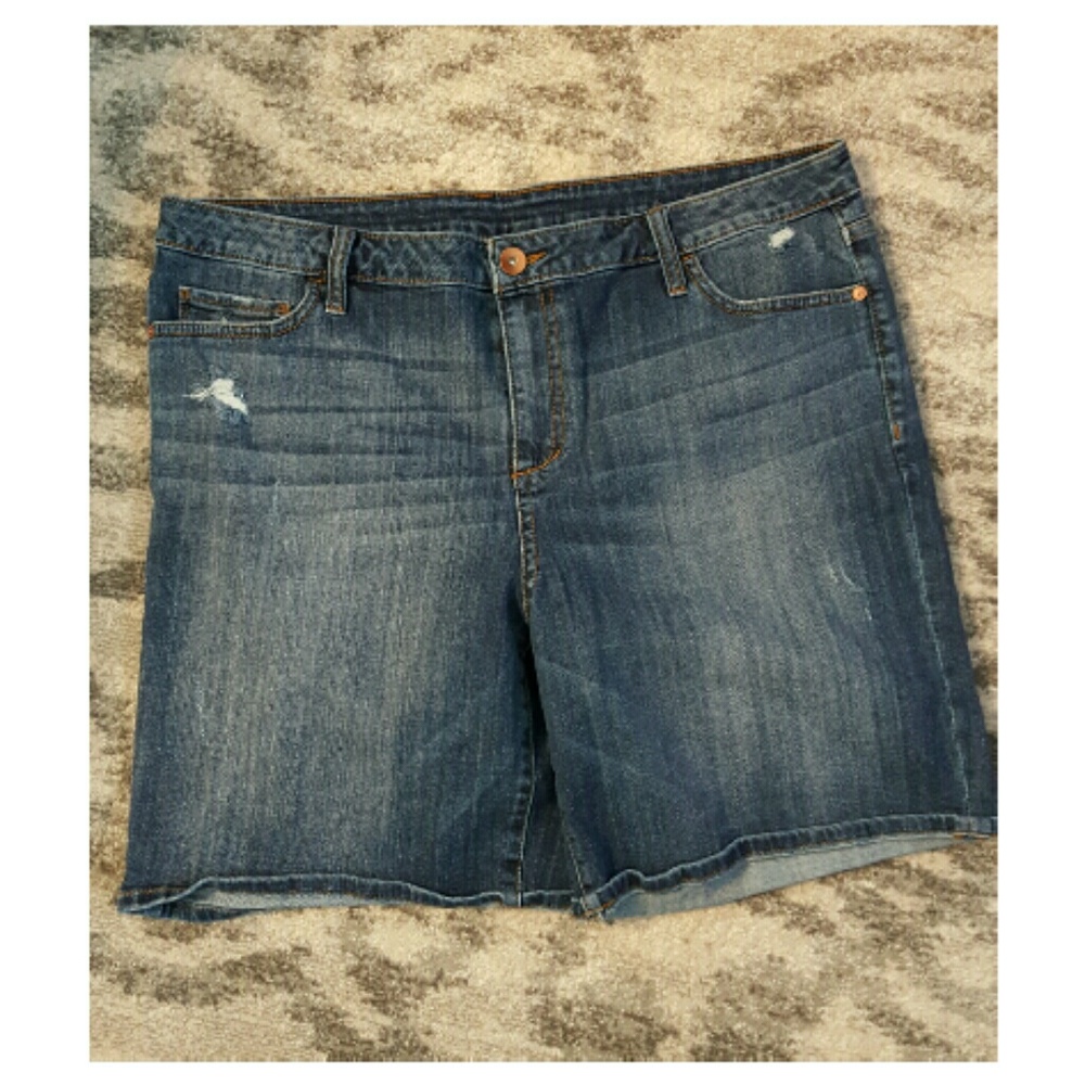 Distressed shorts