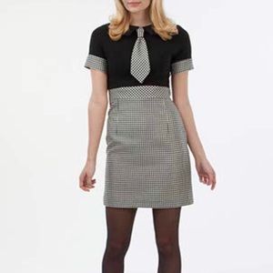 Fitted short sleeve dress