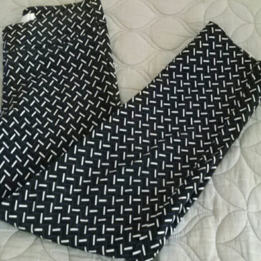 Printed stretch capris