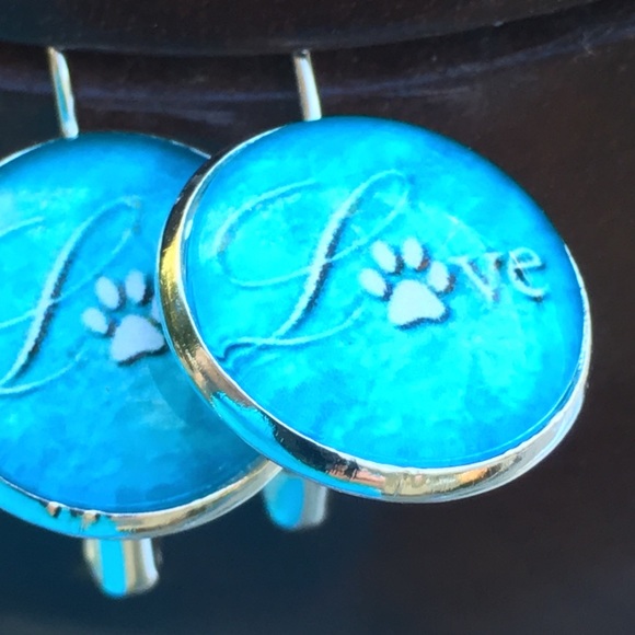 Paw print 🐾 Love ❤️ earrings - dog 🐶 cat - Picture 4 of 4