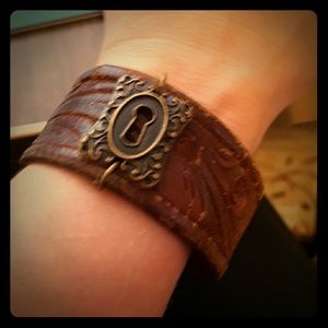 Leather bracelet