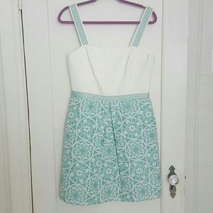 Gianni Bini sea foam green patterned dress