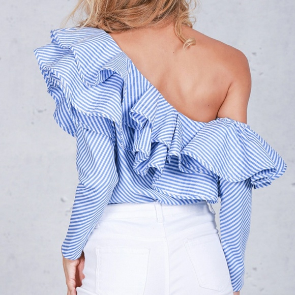 🚨Last One🚨One Shoulder Striped Ruffles Blouse - Picture 4 of 8