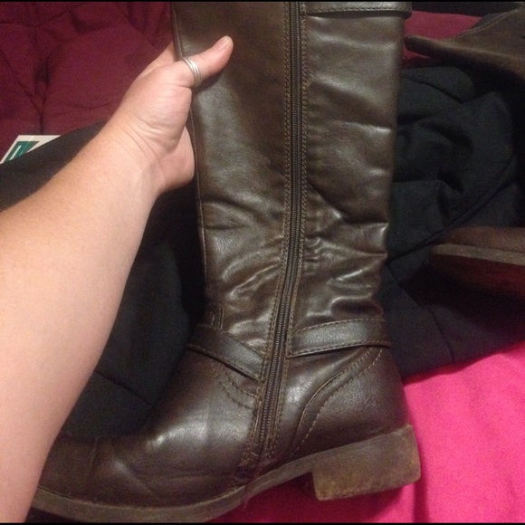 Tall boots - Picture 2 of 3