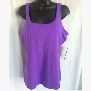 Under Armour NWT Lg compression top w/ builtin bra