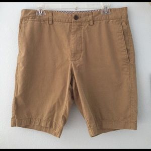 Banana Republic Khaki shorts. Great condition!