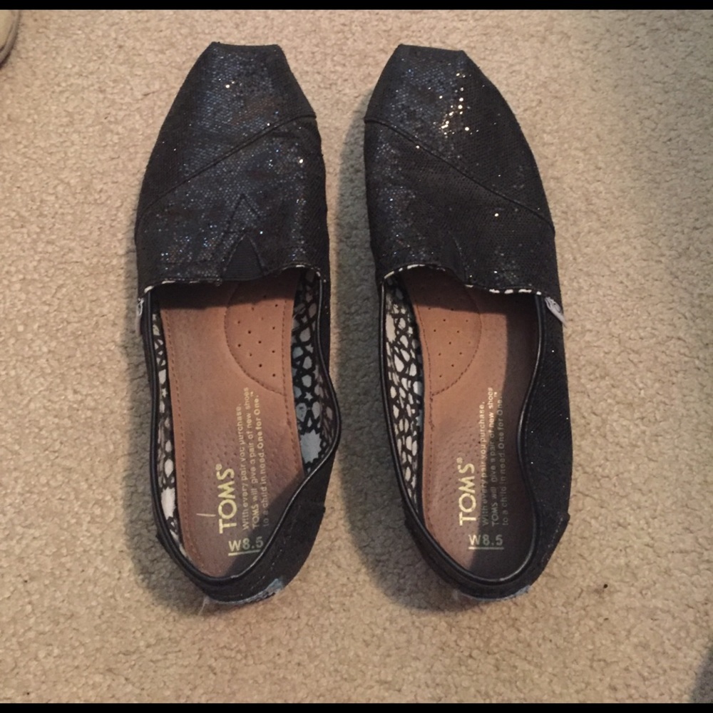 Black sparkly toms