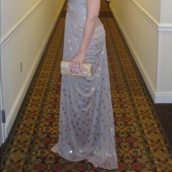 Formal dress - Picture 3 of 4