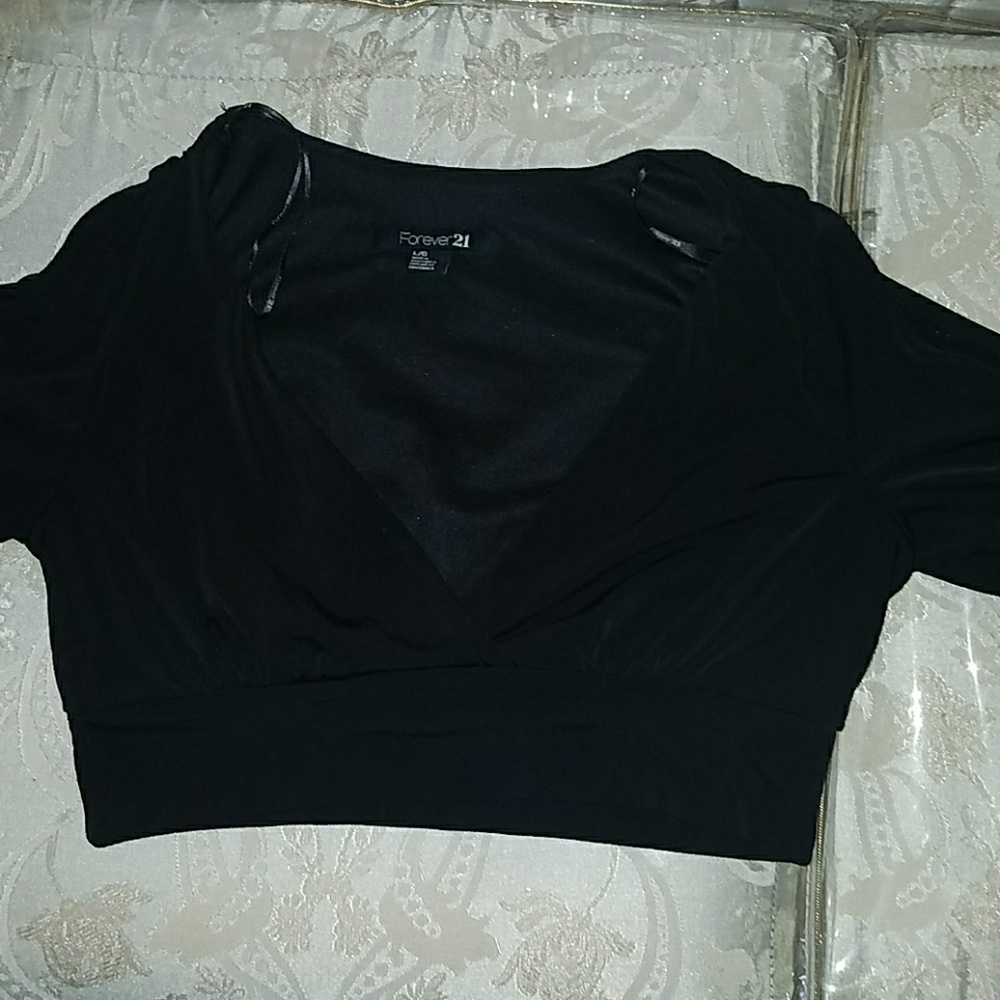 Long sleeve crop top