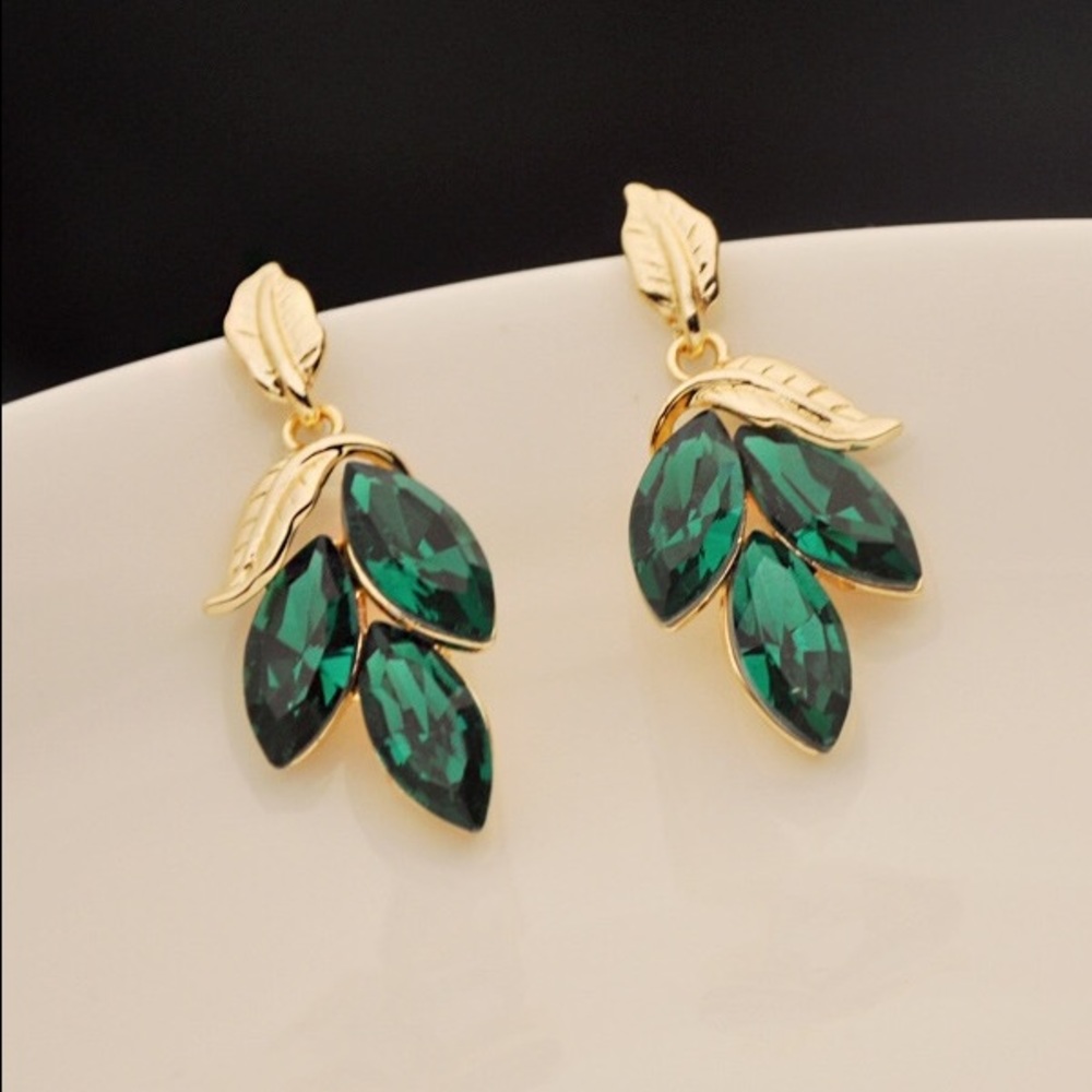 Emerald leaf earrings