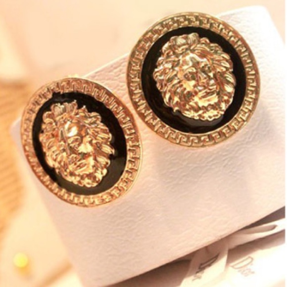 Leo stud earrings