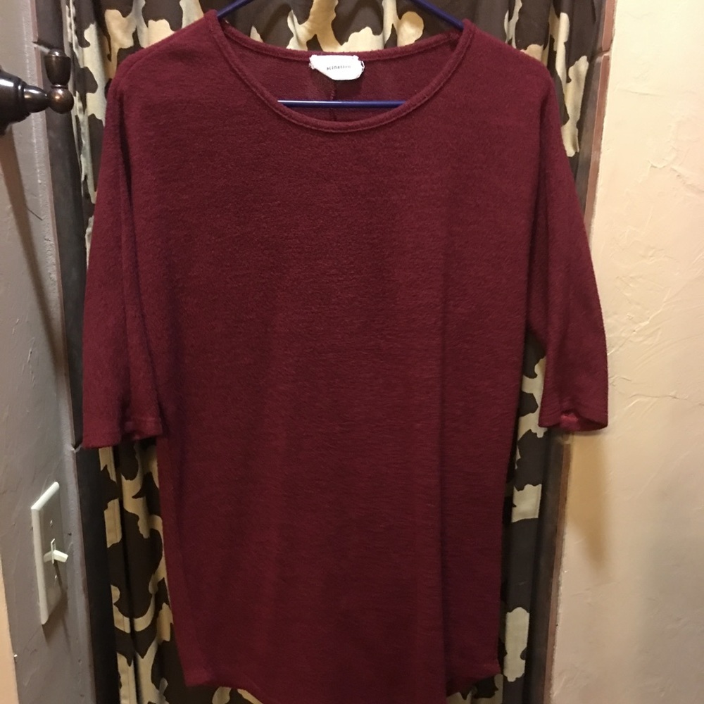 ⭐️2 for $12⭐️Maroon Piko Tunic