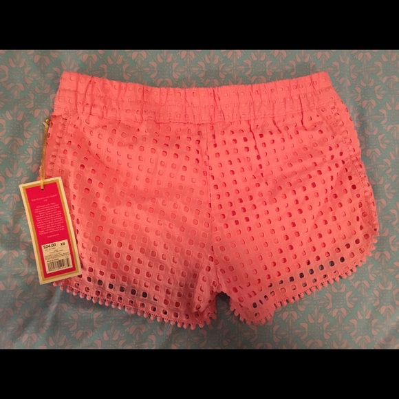 ❌SOLD❌Lilly Pulitzer for Target pink eyelet shorts - Picture 2 of 3
