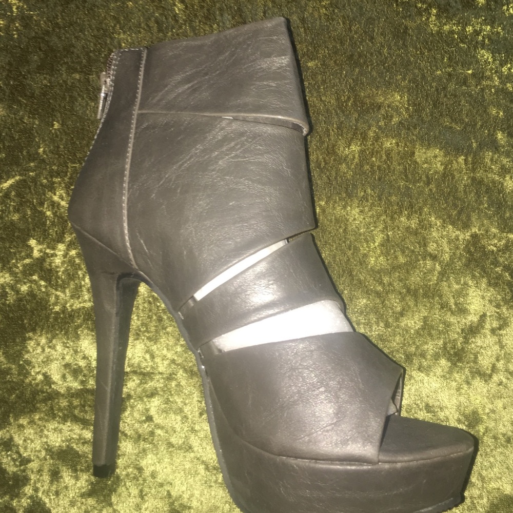 Open toe booties - Picture 2 of 3