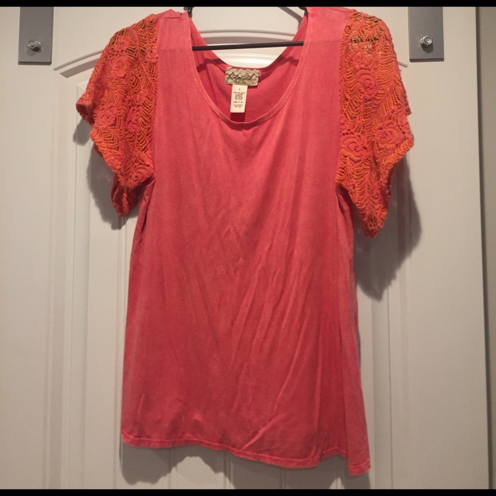 Gimmicks coral & pink short lace sleeve. Size S.
