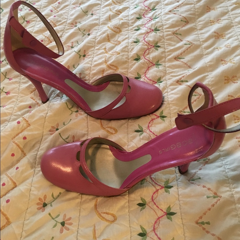 Women pink dress