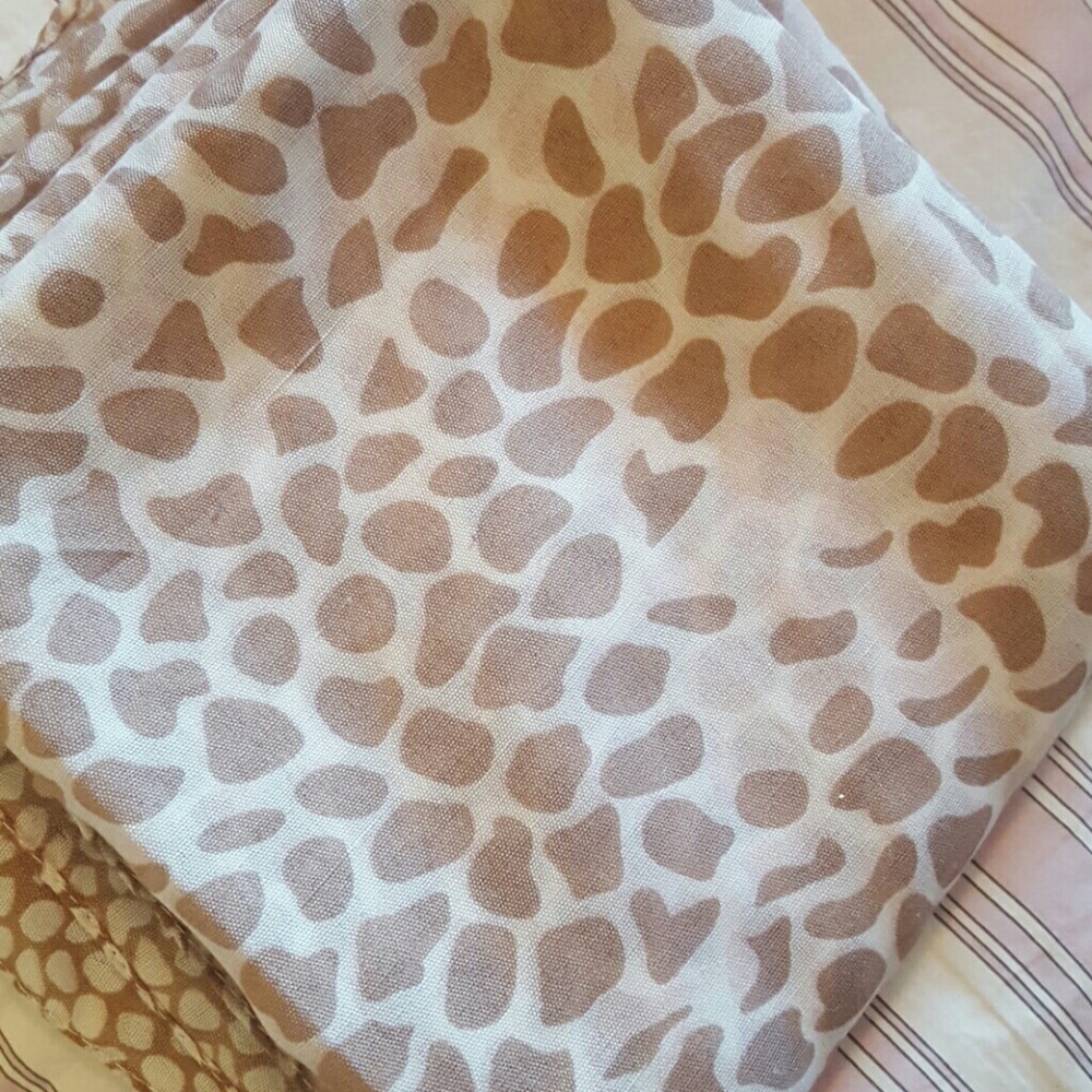 scarf light pink white brown