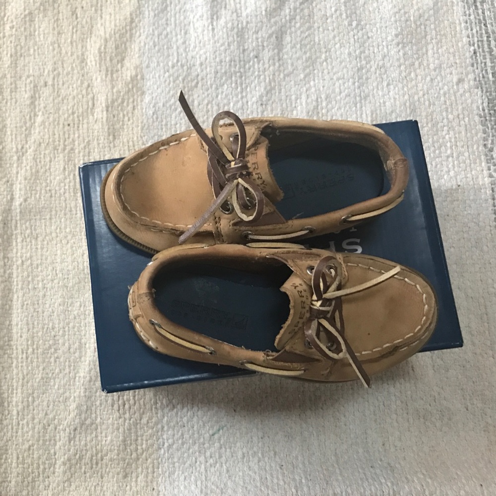 toddler boys sperrys👞