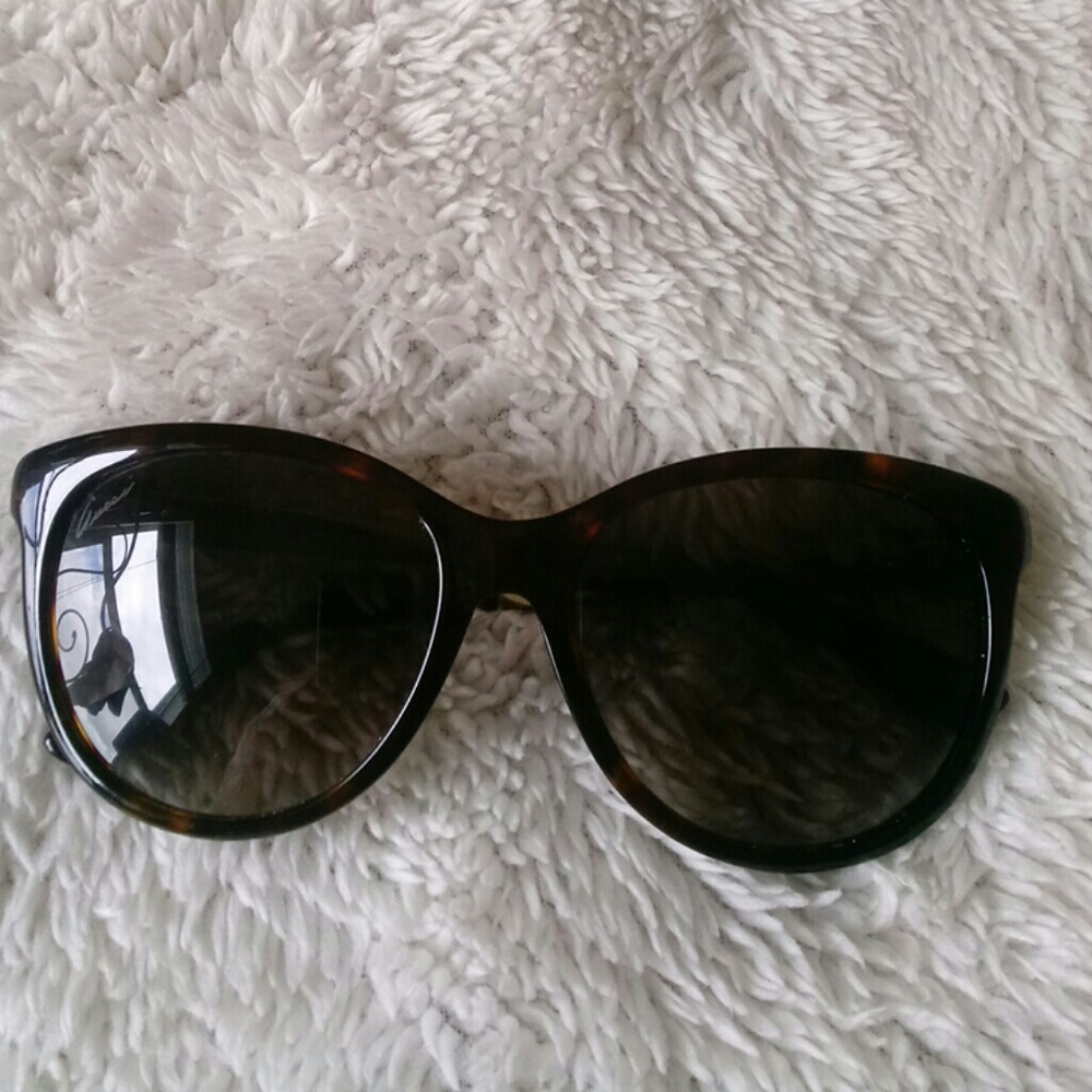 Gucci Shades