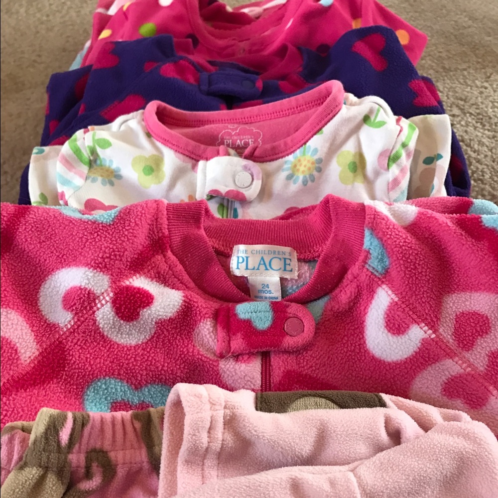 Bundle of 6 PJs!! 5 zip ups, 1 two piece
