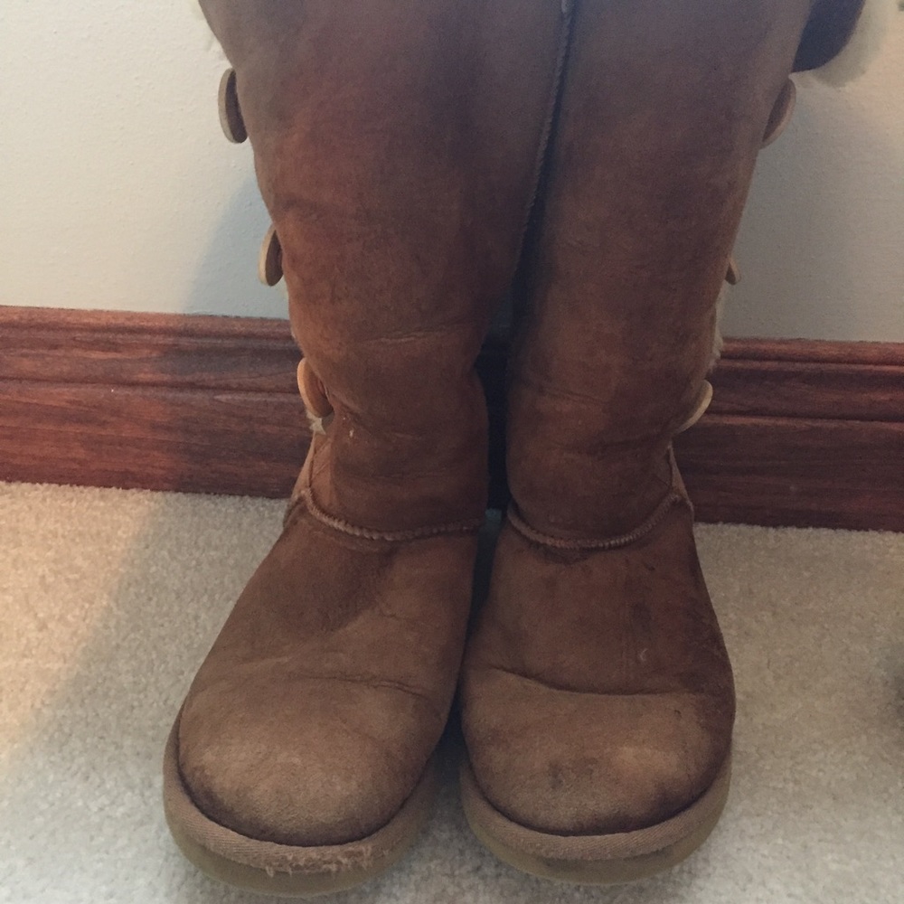 three button uggs