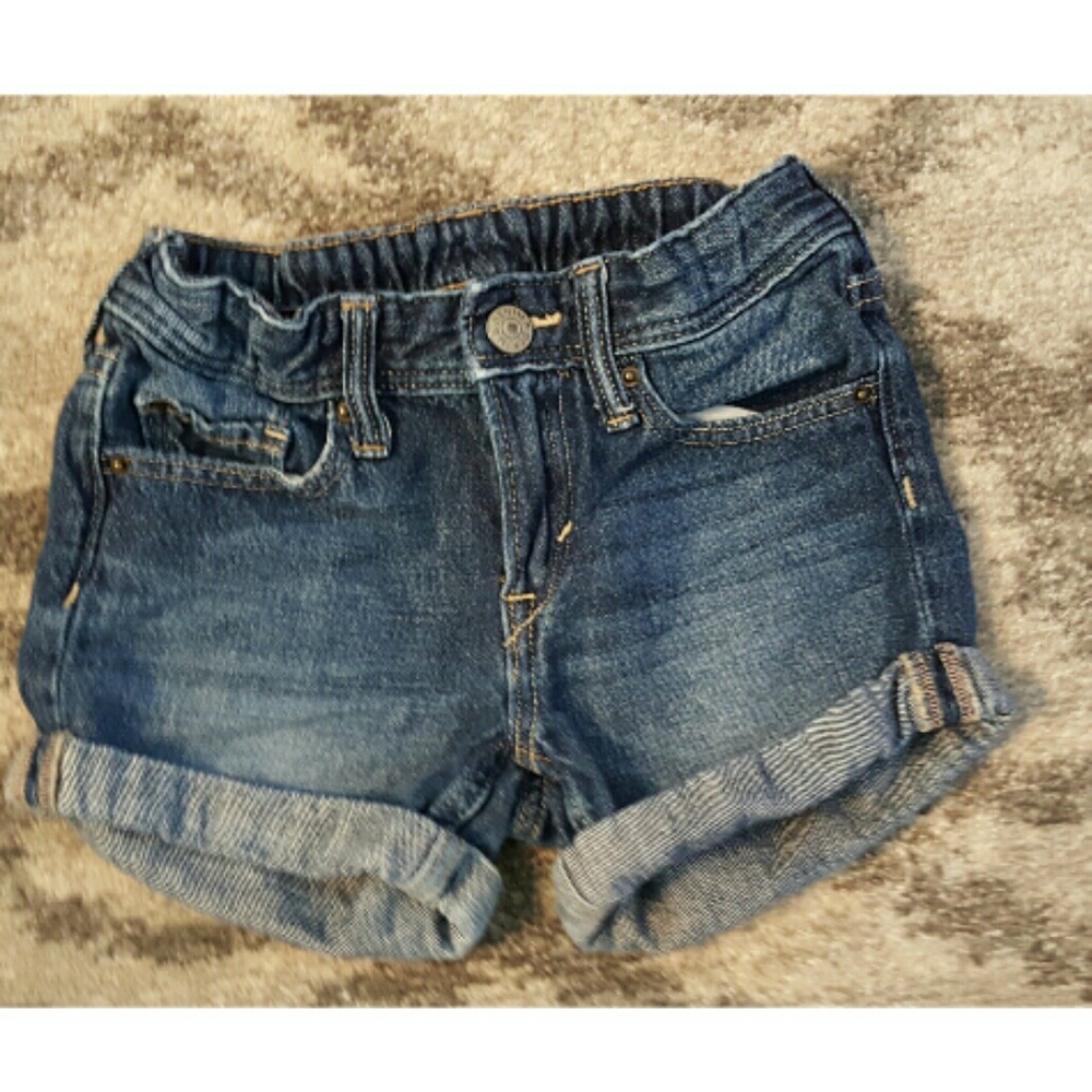 Cute jean shorts.