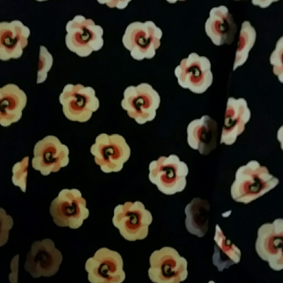 Shoet sleeve top - Picture 2 of 2