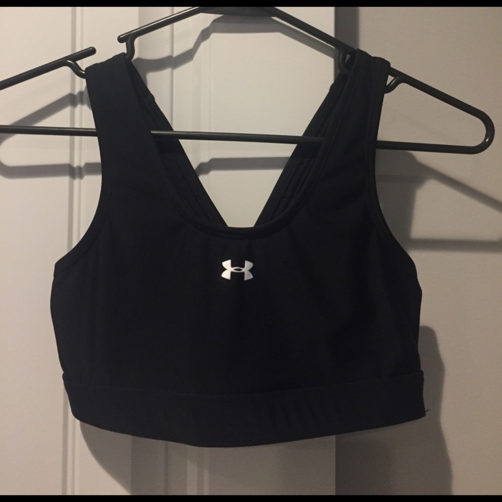NWT Under Armour heat gear sports bra. Size M.