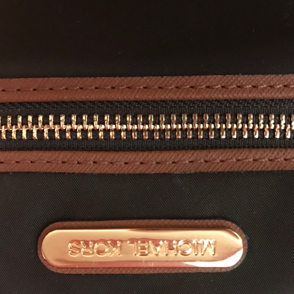 Micheal Kors wallet purse