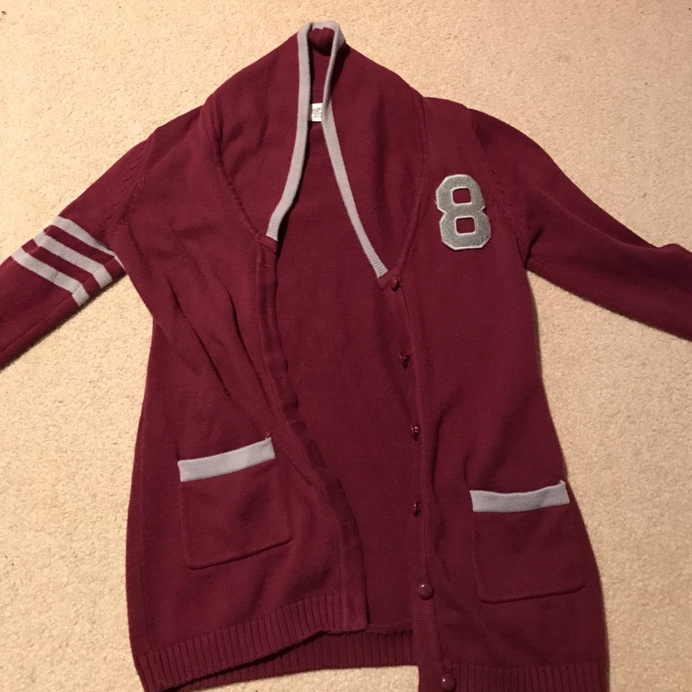 Maroon sweater