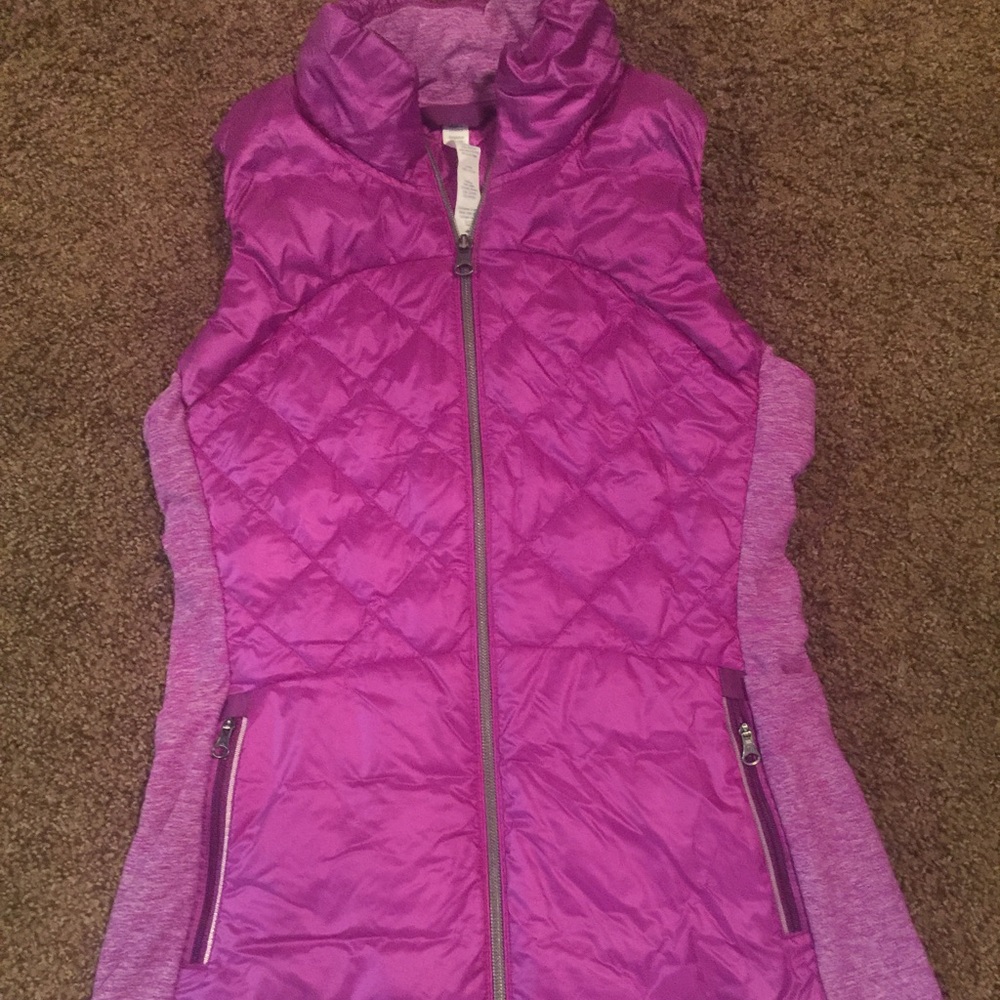 Lululemon down for a Run Vest 6 NWOT