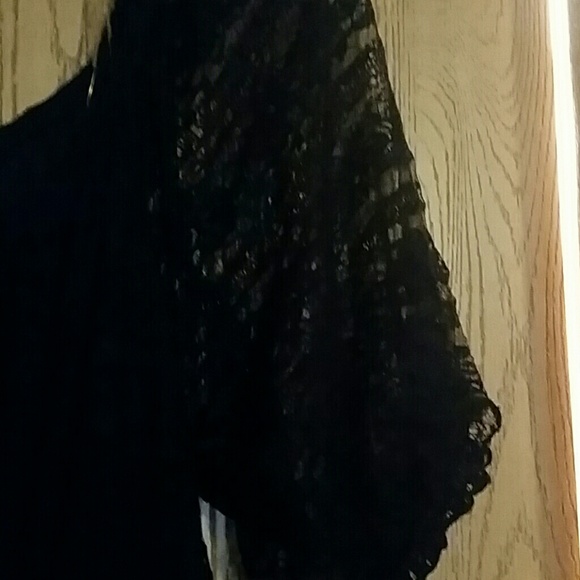 Black dress - Picture 2 of 3